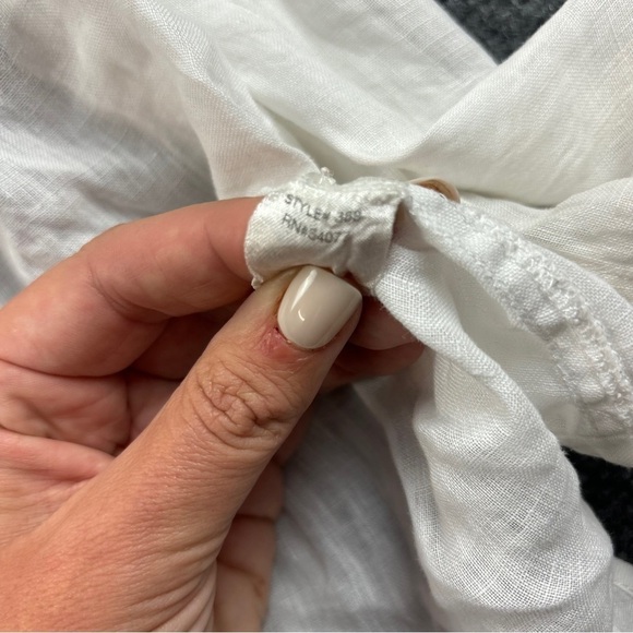 CABI Women’s White Cap Sleeve Linen Button Down Shirt style #389 size: Medium - Picture 9 of 10